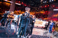 康康：实验小学小记者的“贴脸开大”随机采访成长记